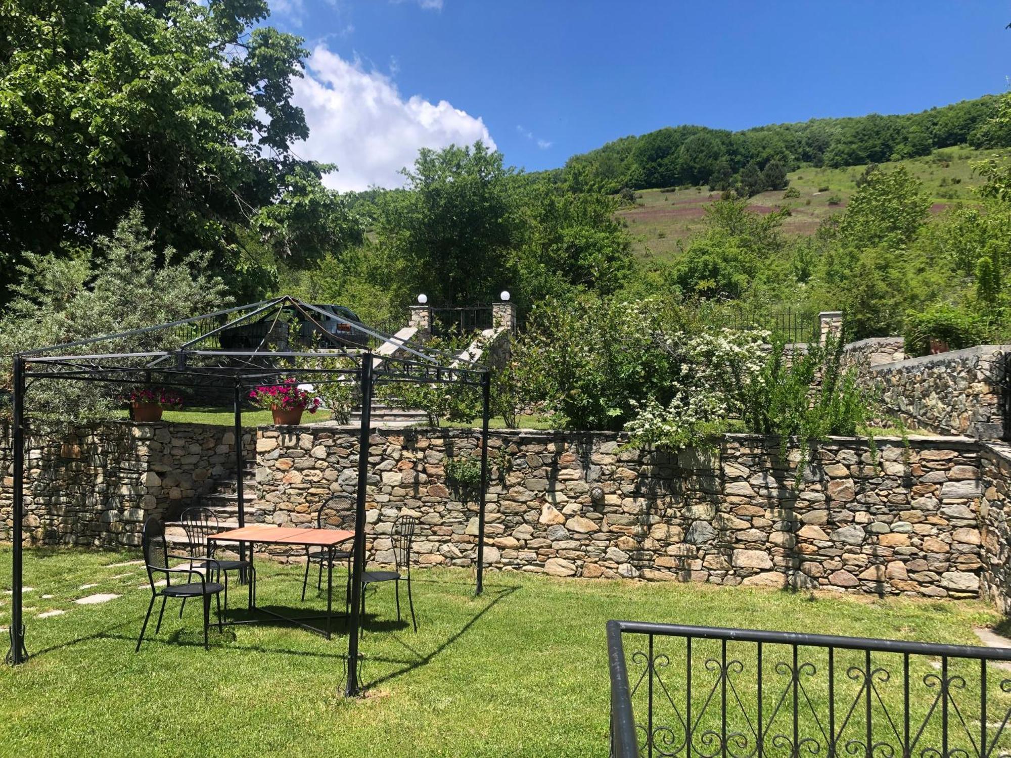 Guesthouse Kontogianni - Materka Nymfaio Bagian luar foto