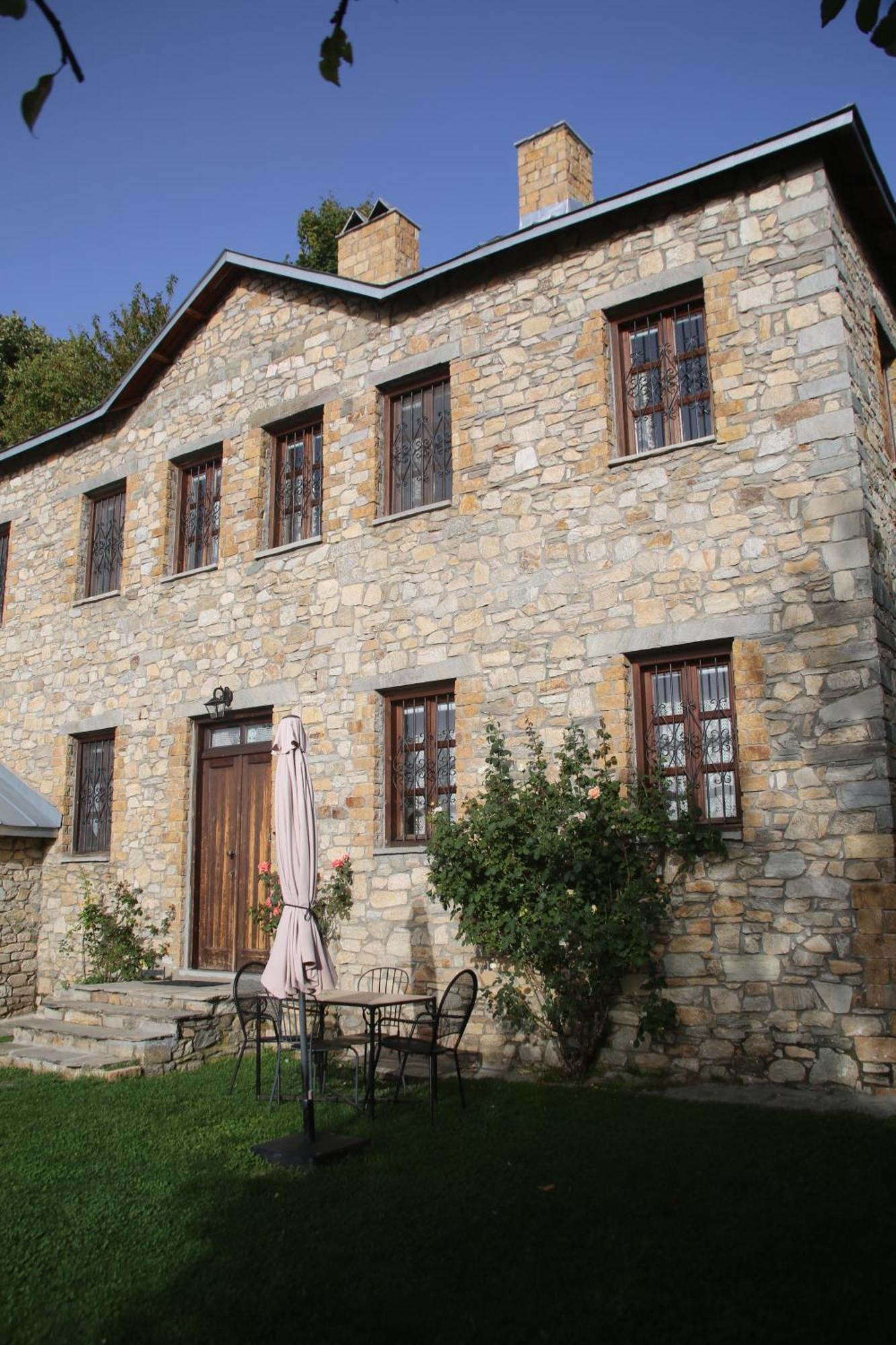 Guesthouse Kontogianni - Materka Nymfaio Bagian luar foto