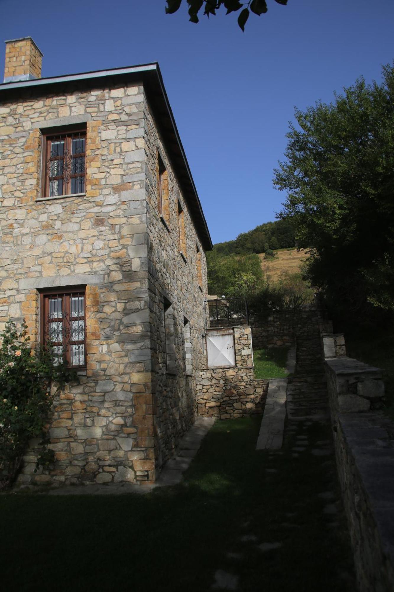 Guesthouse Kontogianni - Materka Nymfaio Bagian luar foto
